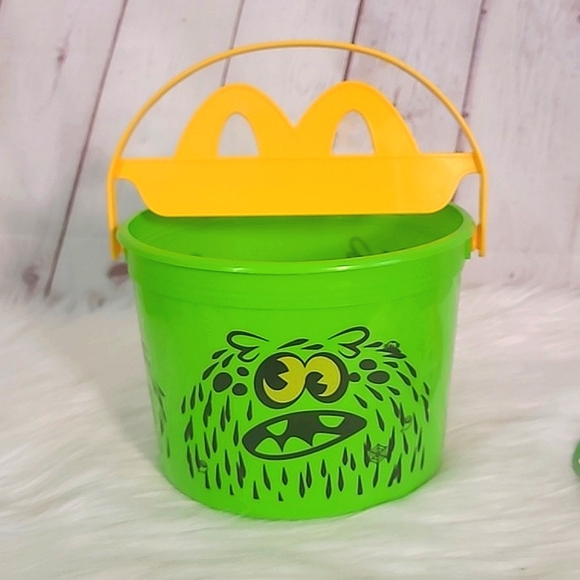 🆕️2024 Limited Edition McDonald's Boo Bucket Green Monster Plastic Collectible - Picture 6 of 10